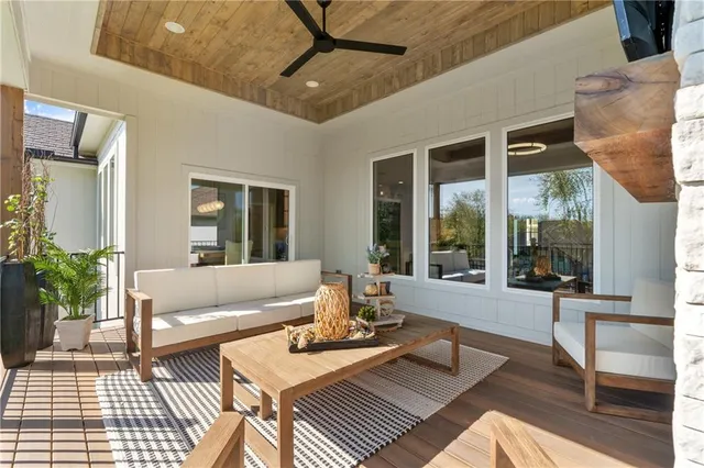 $819,900 | 4312 Northeast Hideaway Drive, Lee's Summit, MO 64064