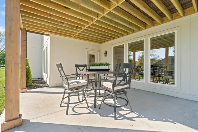 $819,900 | 4312 Northeast Hideaway Drive, Lee's Summit, MO 64064