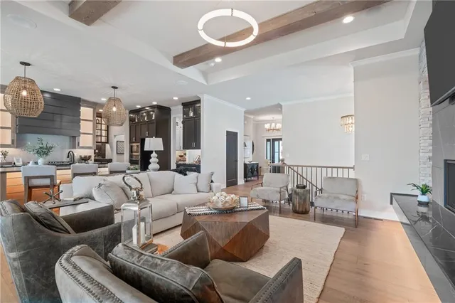 $819,900 | 4312 Northeast Hideaway Drive, Lee's Summit, MO 64064