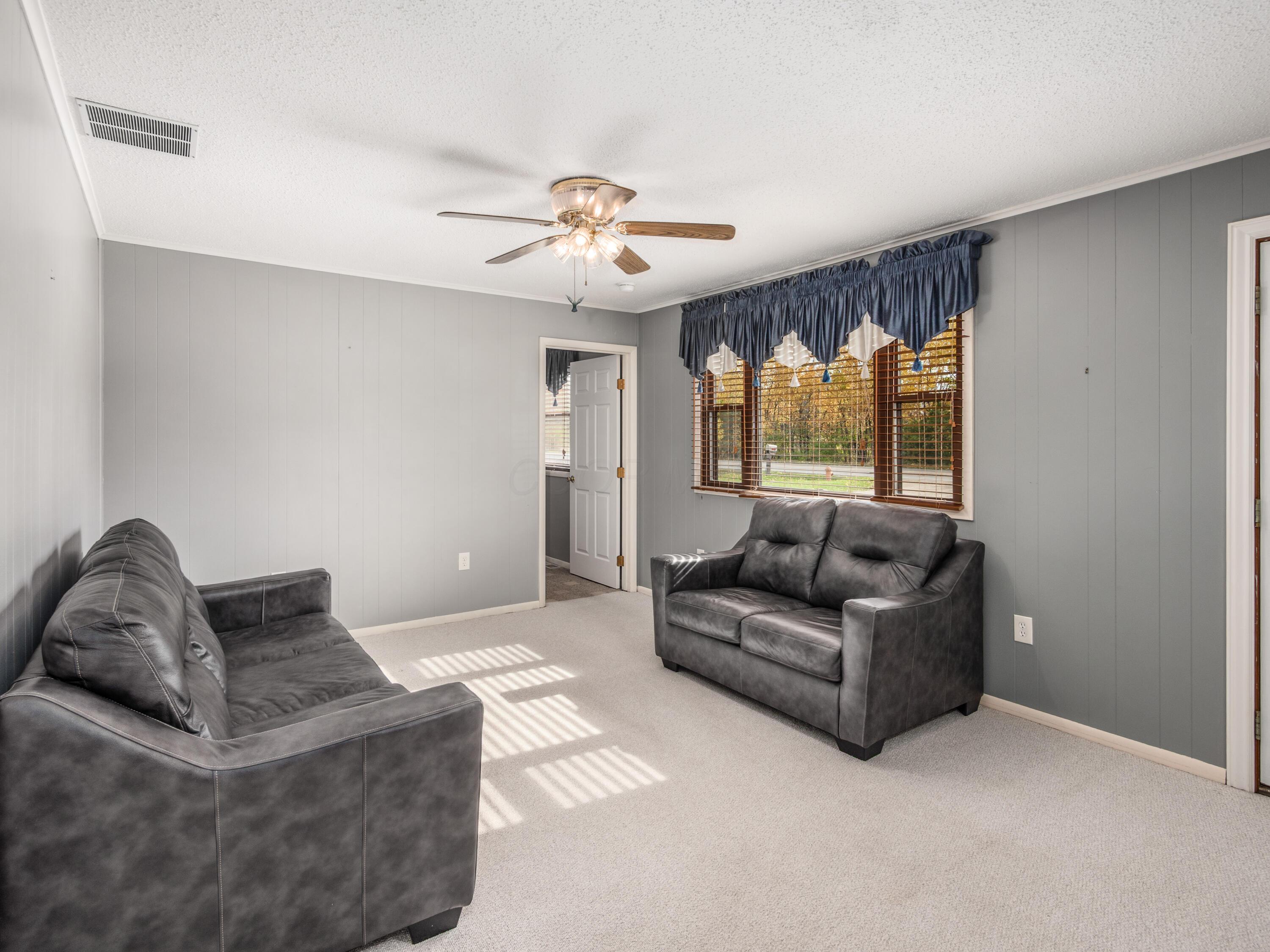 696 Williams Road Columbus, OH 43207 - Photo 15 of 39 A_696_Buttles_010