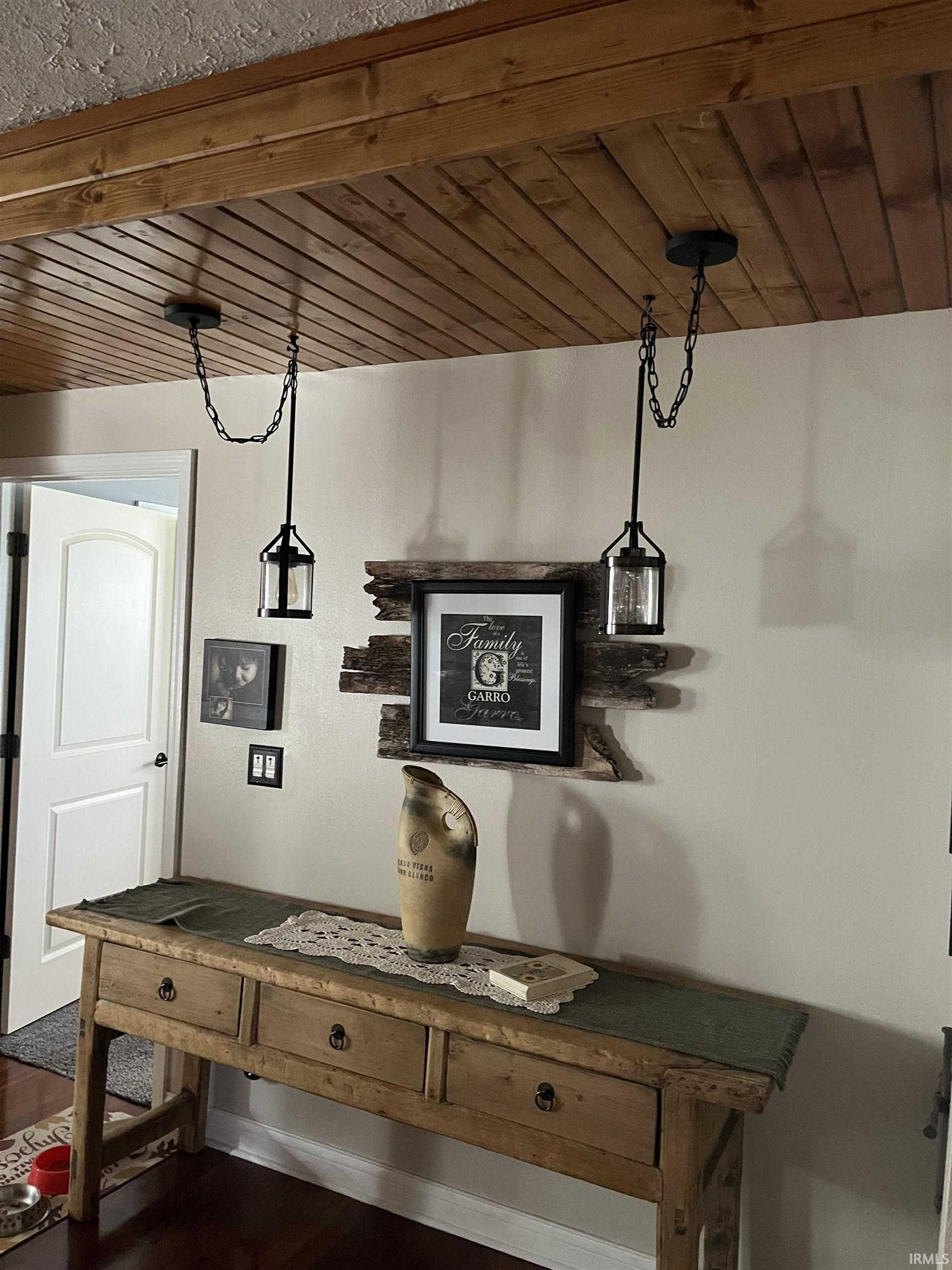 204 North Berkley Road Kokomo, IN 46901 - Photo 3 of 14