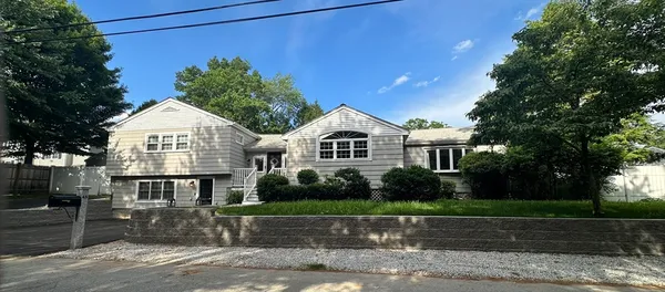 $880,000 | 48 Juniper Street, Billerica, MA 01862