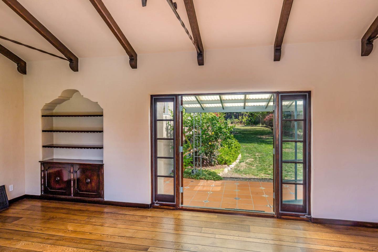 450 Edgewood Road San Mateo, CA 94402 - Photo 13 of 39 Gallery Image 13