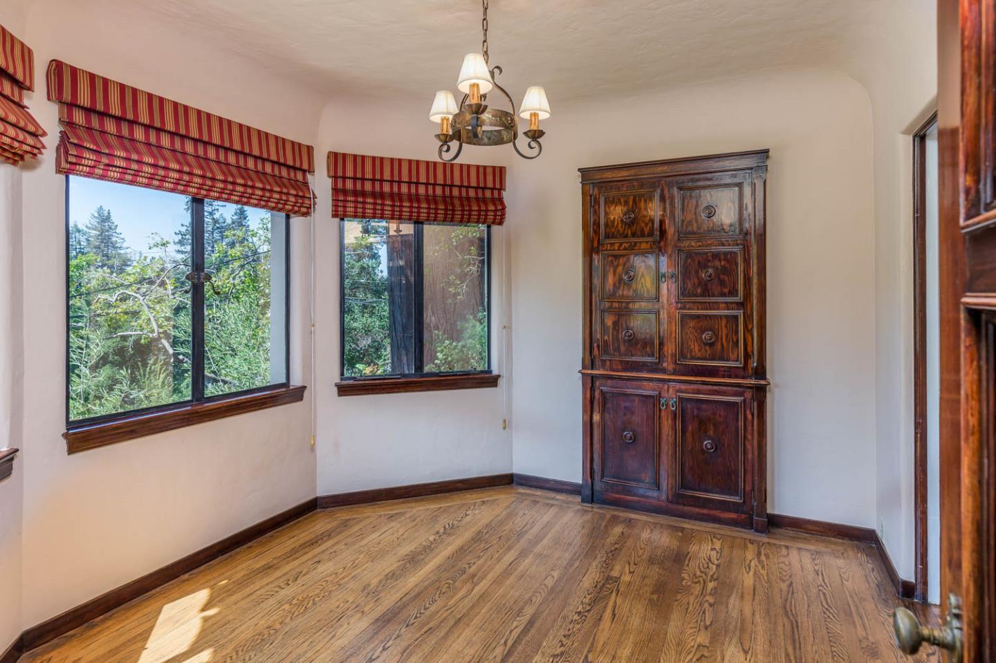 450 Edgewood Road San Mateo, CA 94402 - Photo 18 of 39 Gallery Image 18