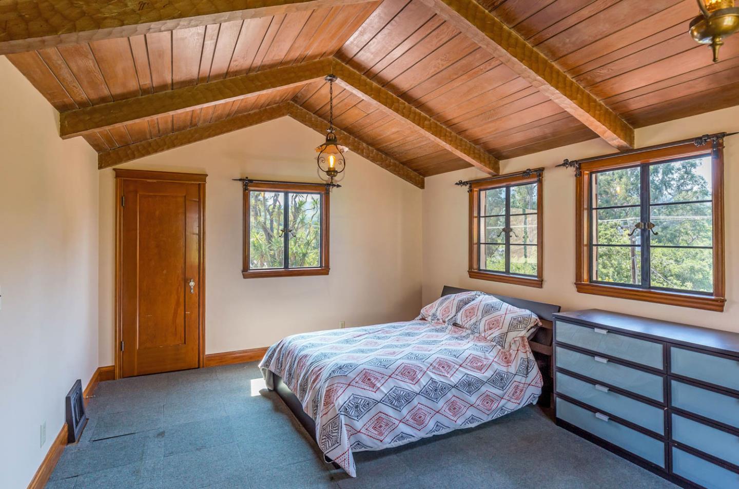 450 Edgewood Road San Mateo, CA 94402 - Photo 20 of 39 Gallery Image 20