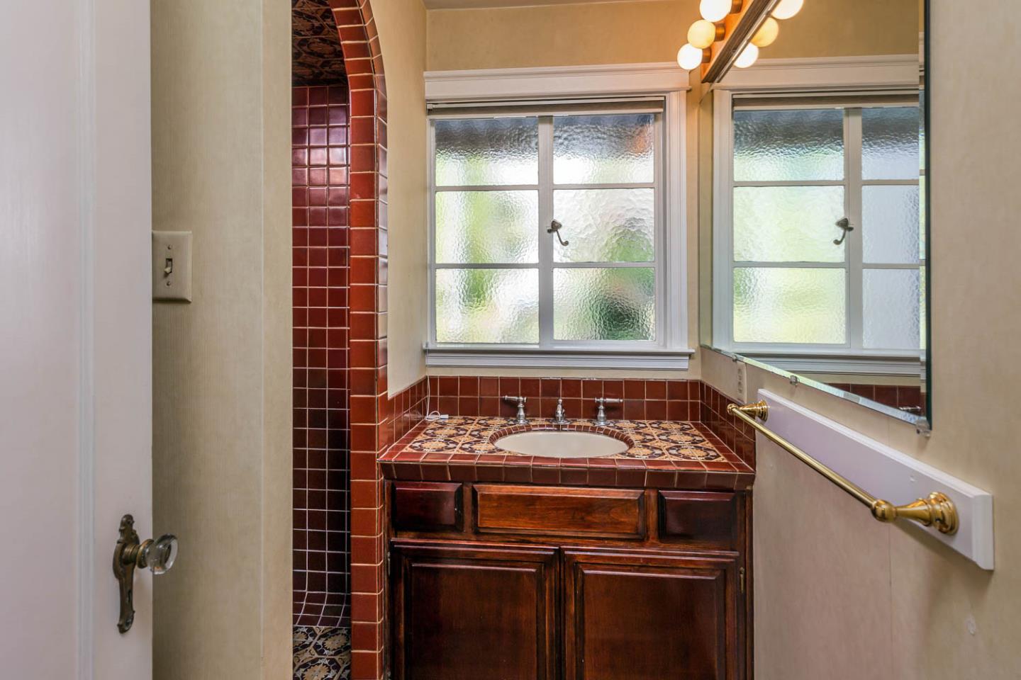 450 Edgewood Road San Mateo, CA 94402 - Photo 29 of 39 Gallery Image 29