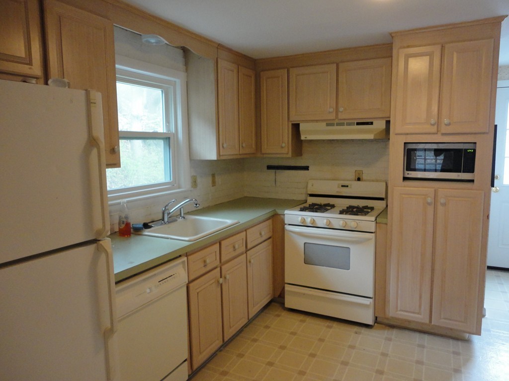 74 Glencliff Road Boston, MA 02131 - Photo 6 of 26 Gallery Image 6