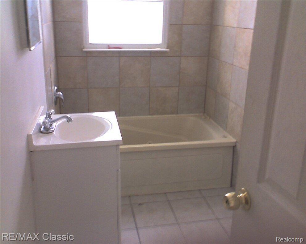 461 Maxwell Road Pontiac, MI 48342 - Photo 9 of 9 564970_13