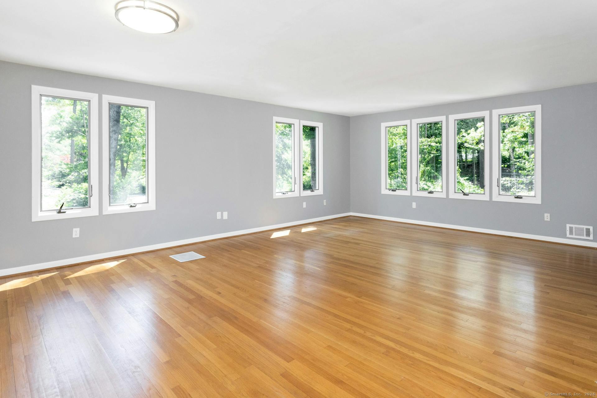 5 Wakerobin Road Norwalk, CT 06851 - Photo 3 of 27 Gleaming hardwood floors