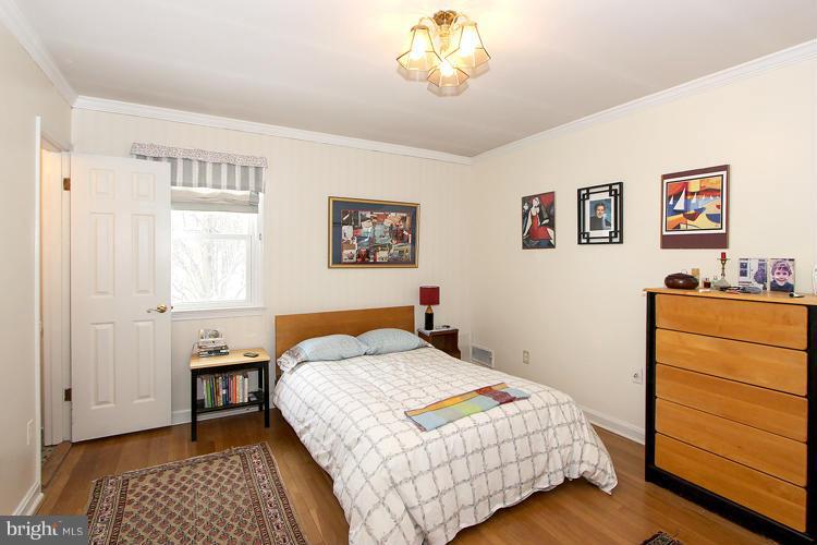 6214 Redwing Road Bethesda, MD 20817 - Photo 23 of 28 Bedroom (Master)