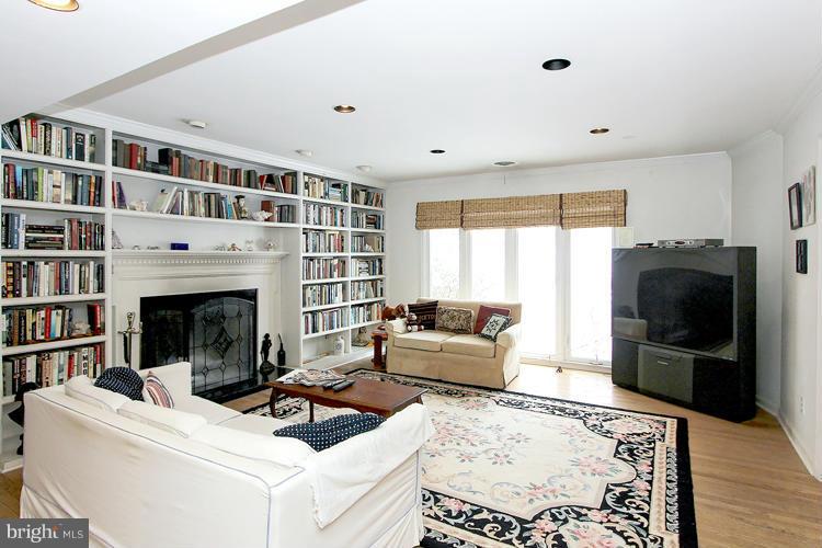 6214 Redwing Road Bethesda, MD 20817 - Photo 4 of 28 Family Room