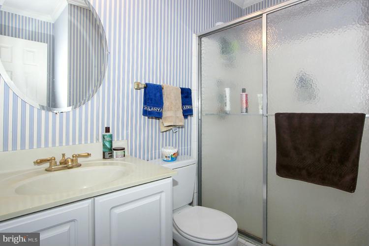 6214 Redwing Road Bethesda, MD 20817 - Photo 8 of 28 Bath