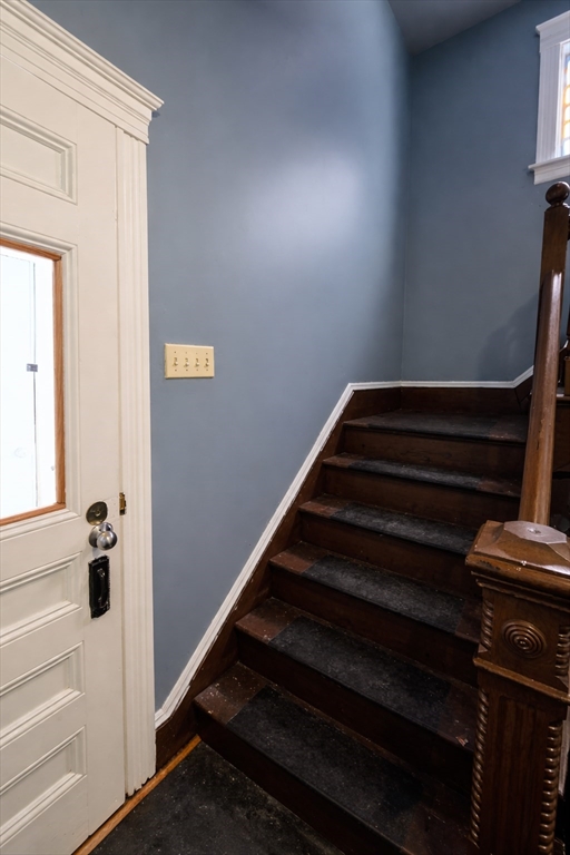 8 Pelham Street Worcester, MA 01609 - Photo 25 of 38