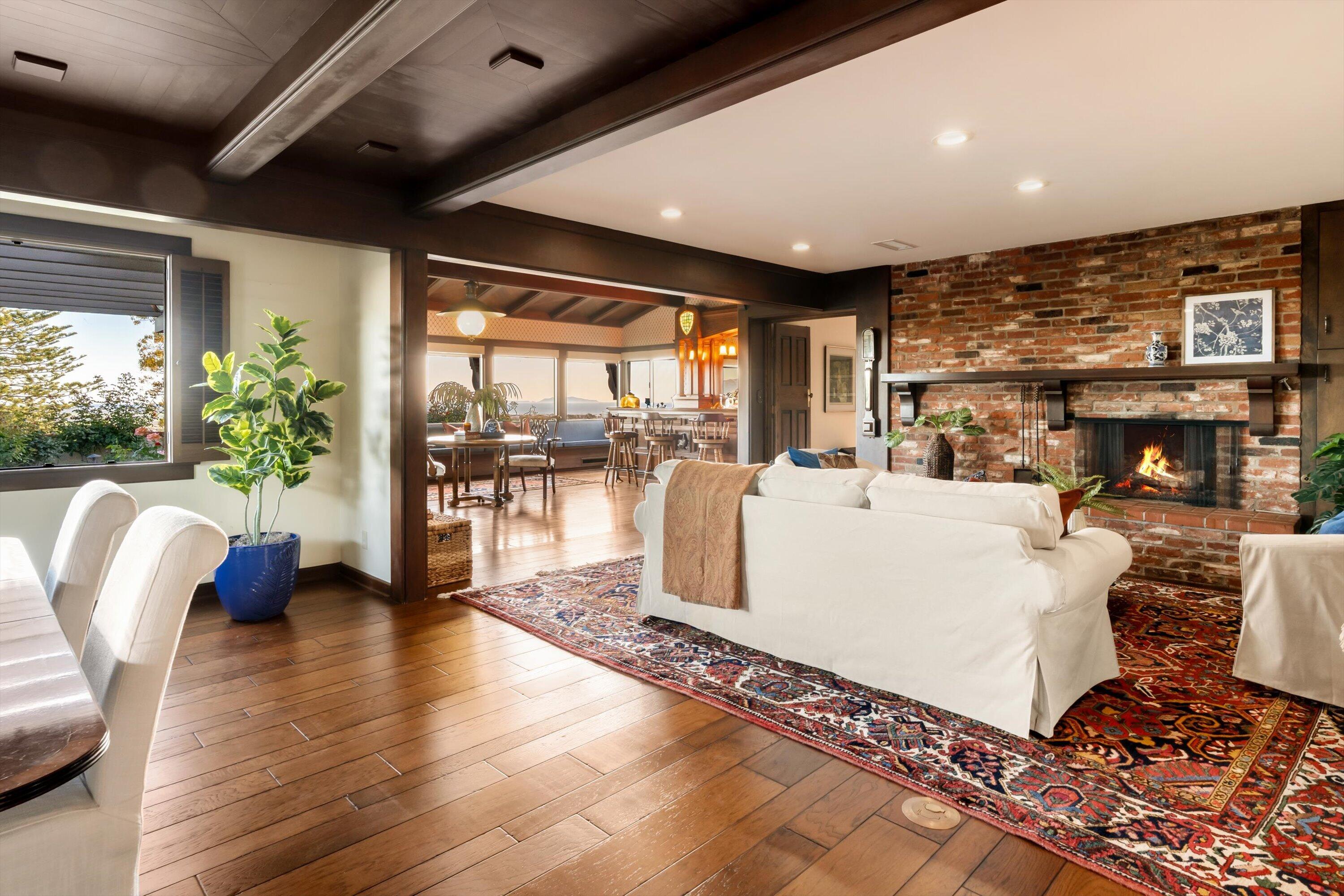 3940 Foothill Road Ventura, CA 93003 - Photo 12 of 49 Family Room