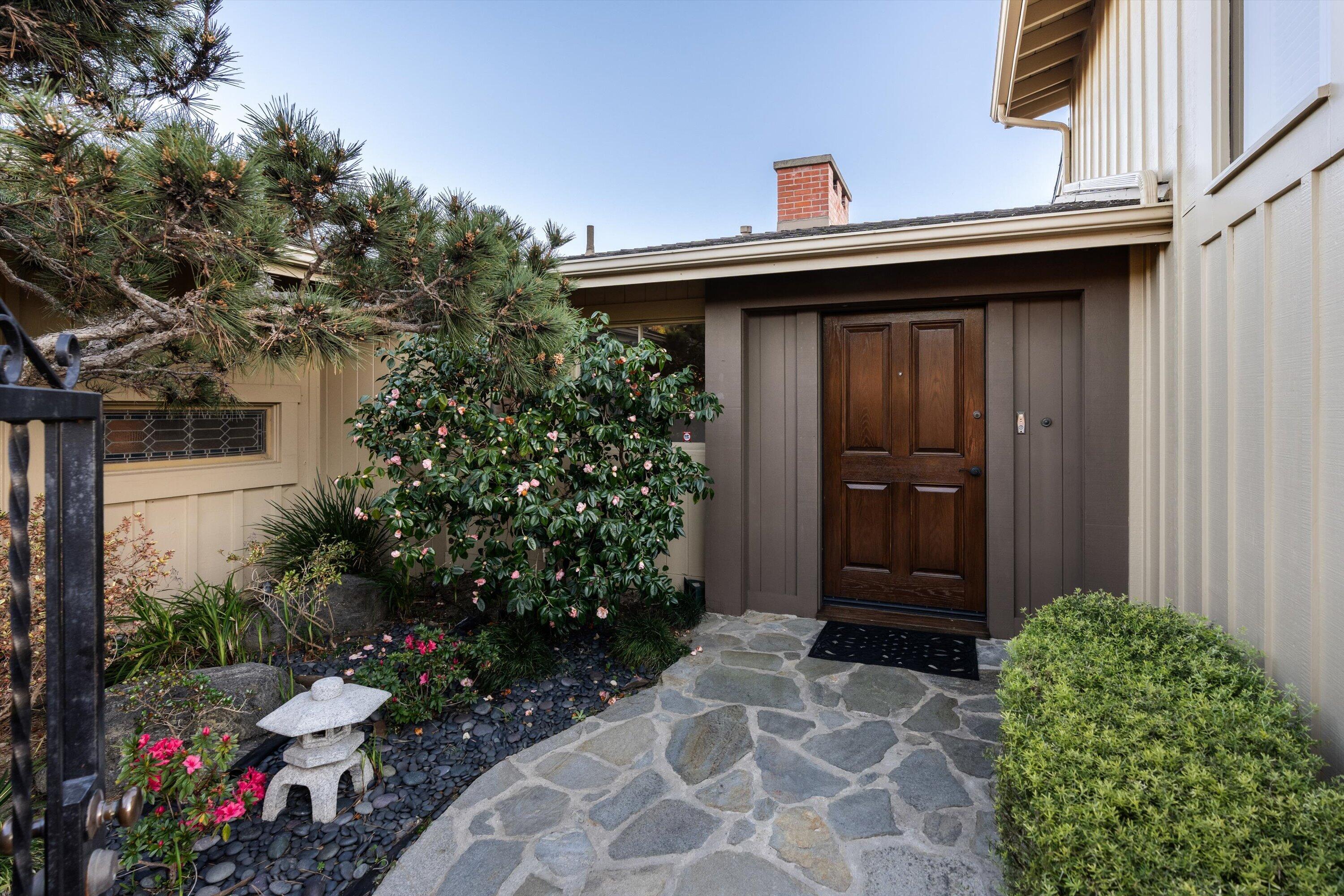 3940 Foothill Road Ventura, CA 93003 - Photo 5 of 49 Entrance