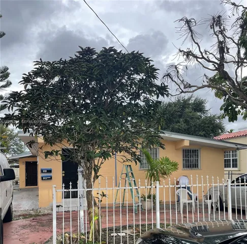 $3,000 | Twelfth Street Manors, Miami, FL 33125