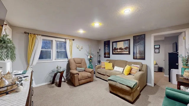 $649,900 | 254-256 Pleasant Street, Lowell, MA 01852