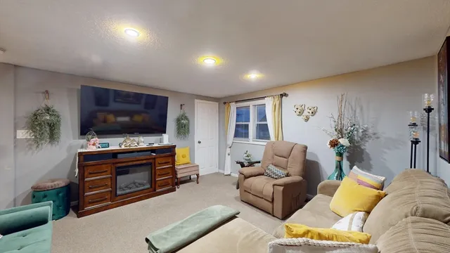 $649,900 | 254-256 Pleasant Street, Lowell, MA 01852