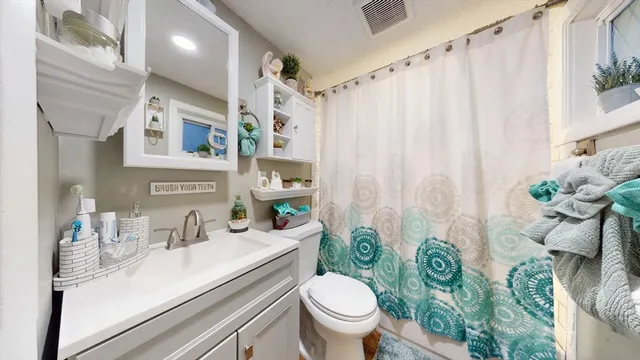 $649,900 | 254-256 Pleasant Street, Lowell, MA 01852