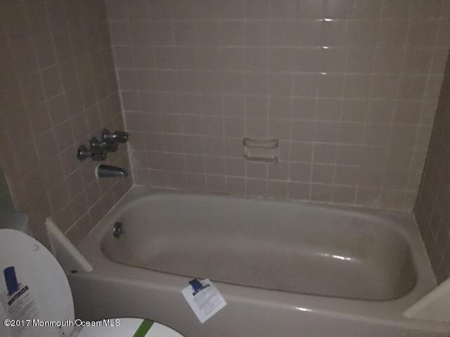 2 Swan Road Howell, NJ 07731 - Photo 6 of 22 unflagged_019