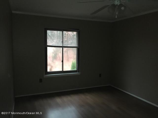 2 Swan Road Howell, NJ 07731 - Photo 8 of 22 unflagged_026