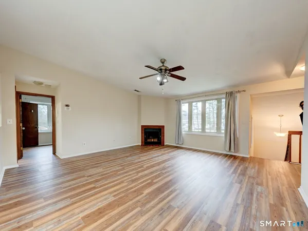 $2,300 | 17 Little Oak Lane, Unit 17, Rocky Hill, CT 06067