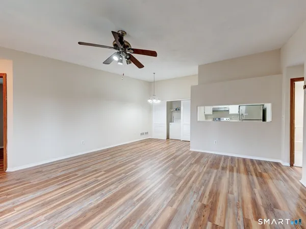 $2,300 | 17 Little Oak Lane, Unit 17, Rocky Hill, CT 06067