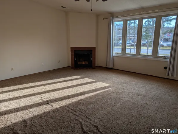 $2,300 | 17 Little Oak Lane, Unit 17, Rocky Hill, CT 06067