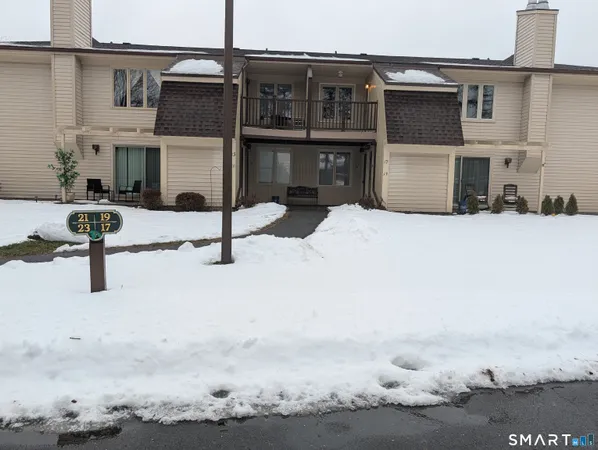 $2,300 | 17 Little Oak Lane, Unit 17, Rocky Hill, CT 06067
