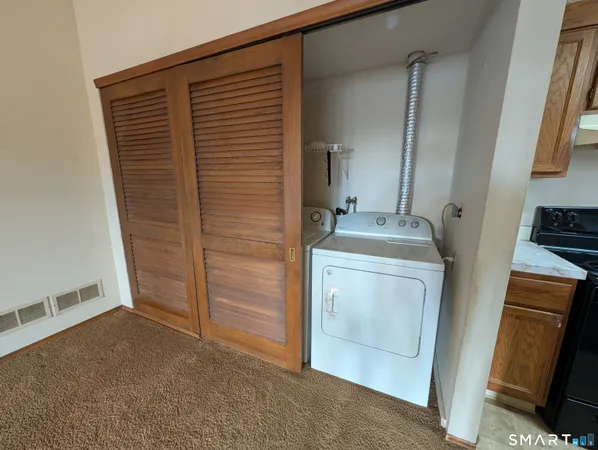 $2,300 | 17 Little Oak Lane, Unit 17, Rocky Hill, CT 06067