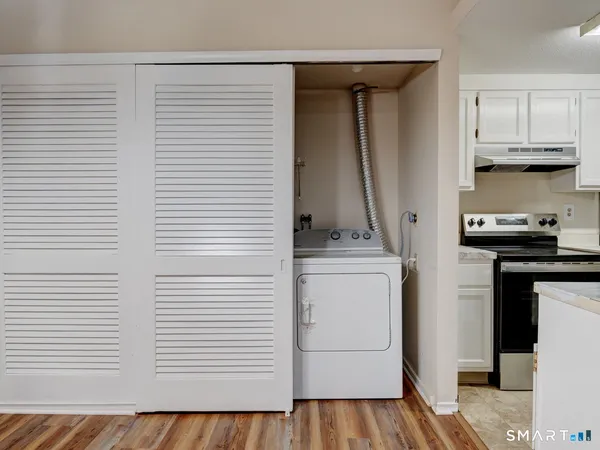 $2,300 | 17 Little Oak Lane, Unit 17, Rocky Hill, CT 06067