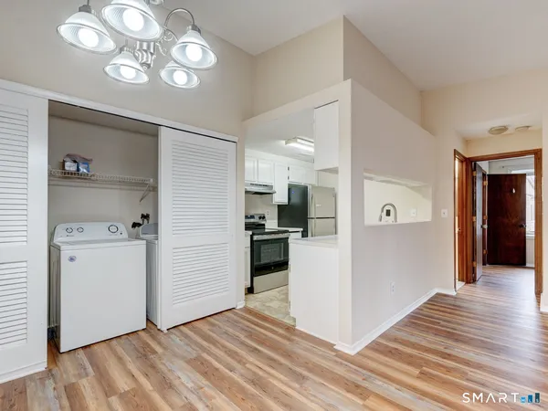 $2,300 | 17 Little Oak Lane, Unit 17, Rocky Hill, CT 06067