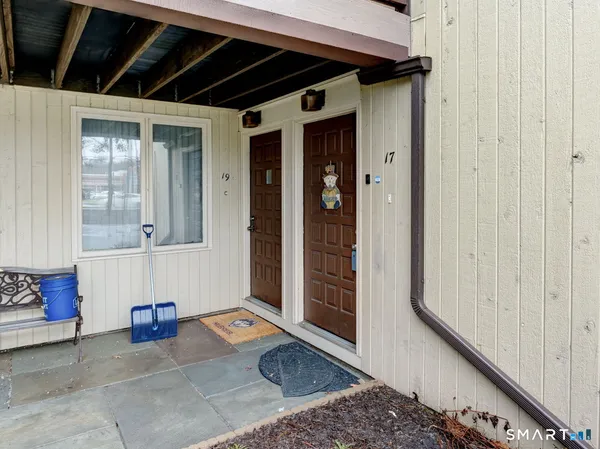 $2,300 | 17 Little Oak Lane, Unit 17, Rocky Hill, CT 06067