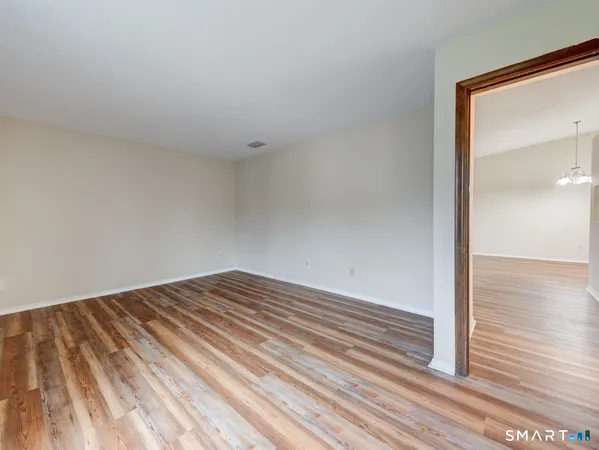 $2,300 | 17 Little Oak Lane, Unit 17, Rocky Hill, CT 06067