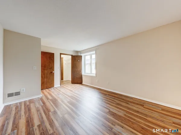 $2,300 | 17 Little Oak Lane, Unit 17, Rocky Hill, CT 06067