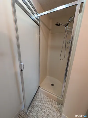 $2,300 | 17 Little Oak Lane, Unit 17, Rocky Hill, CT 06067