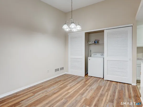 $2,300 | 17 Little Oak Lane, Unit 17, Rocky Hill, CT 06067