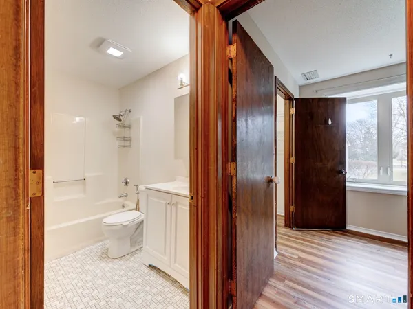 $2,300 | 17 Little Oak Lane, Unit 17, Rocky Hill, CT 06067