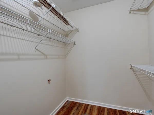 $2,300 | 17 Little Oak Lane, Unit 17, Rocky Hill, CT 06067