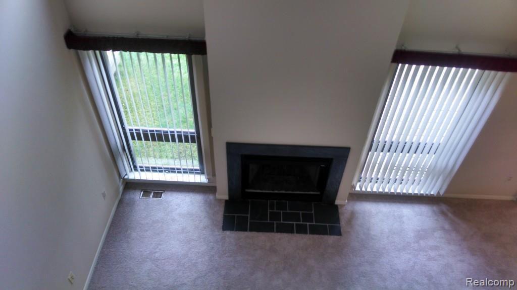 552 Harrow Court Rochester, MI 48307 - Photo 12 of 16 camera 055.jpg