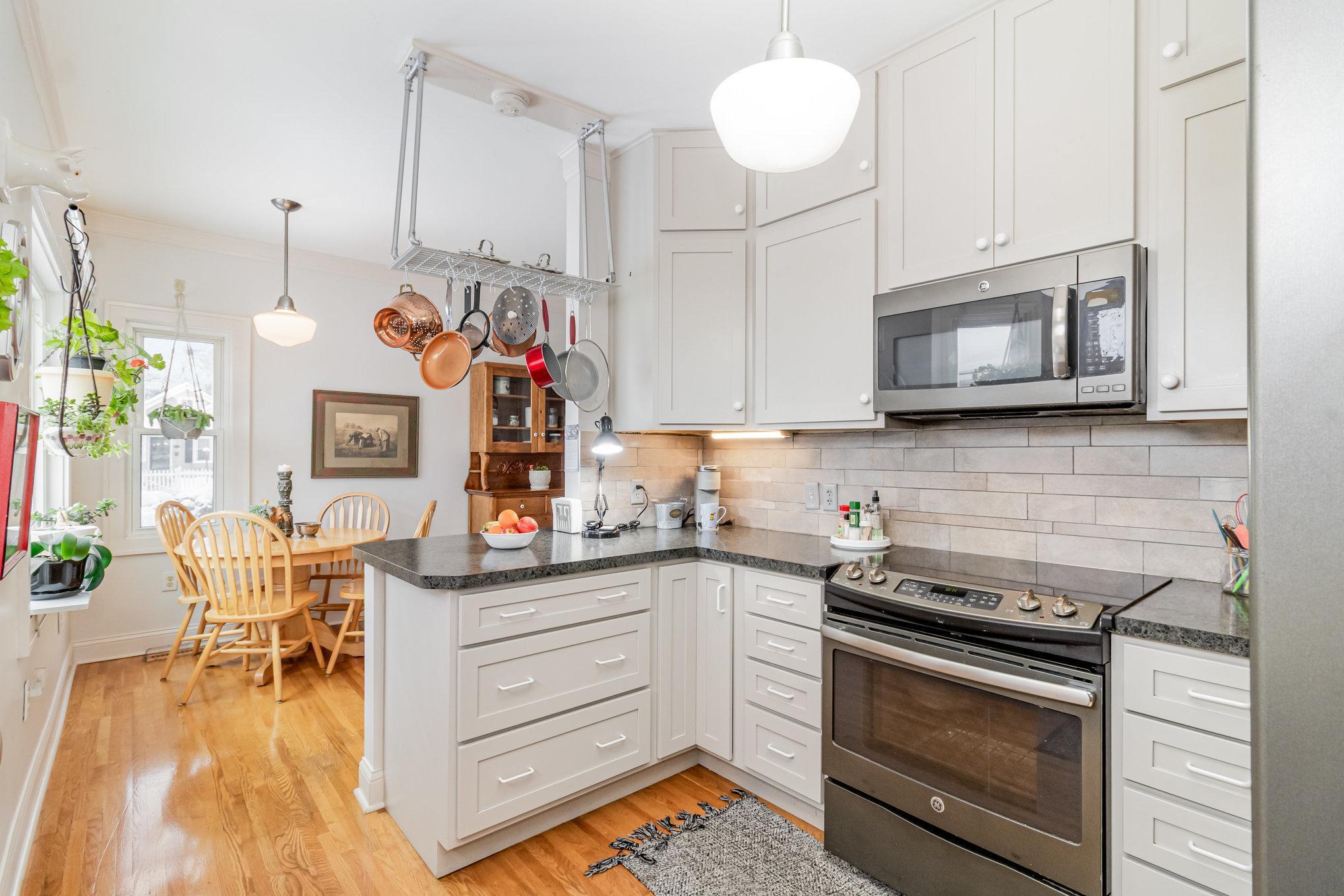 3734 Perry Avenue North Robbinsdale, MN 55422 - Photo 10 of 30