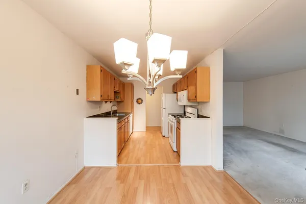 $189,900 | 3 Hook Road, Unit 15D, Poughkeepsie, NY 12601