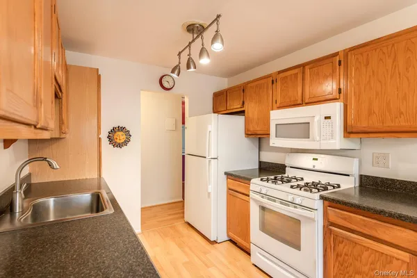 $189,900 | 3 Hook Road, Unit 15D, Poughkeepsie, NY 12601