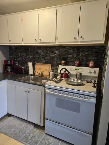 $205,000 | 2 Silvestri Circle, Unit 6, Derry, NH 03038