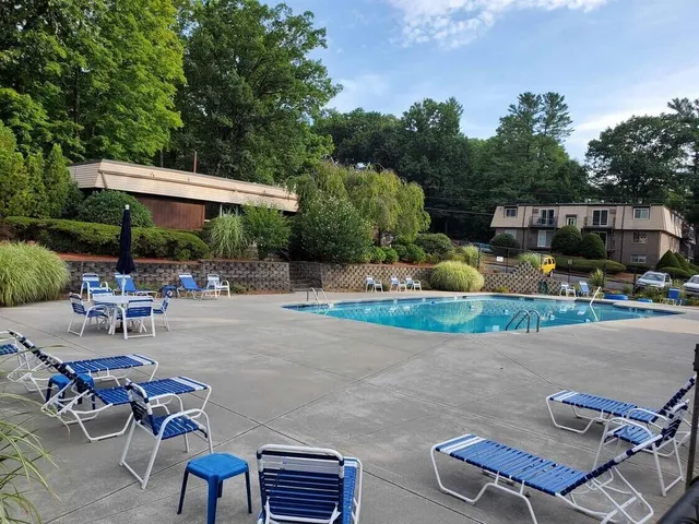 $205,000 | 2 Silvestri Circle, Unit 6, Derry, NH 03038