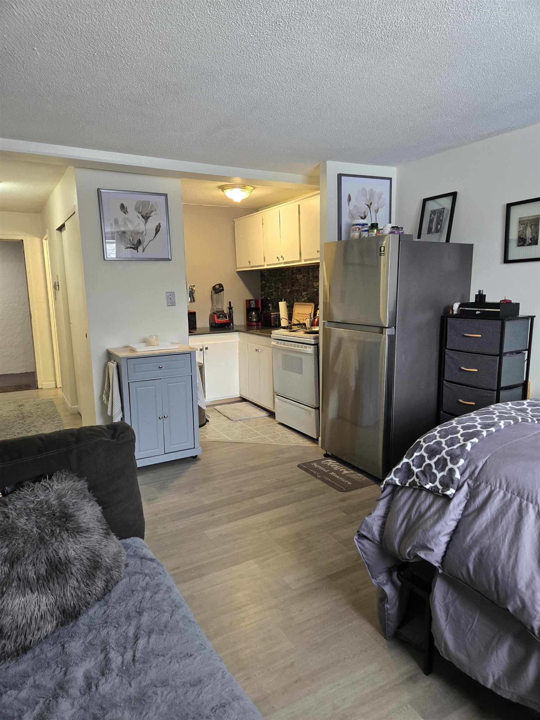 2 Silvestri Circle, Unit 6 Derry, NH 03038 - Photo 3 of 18