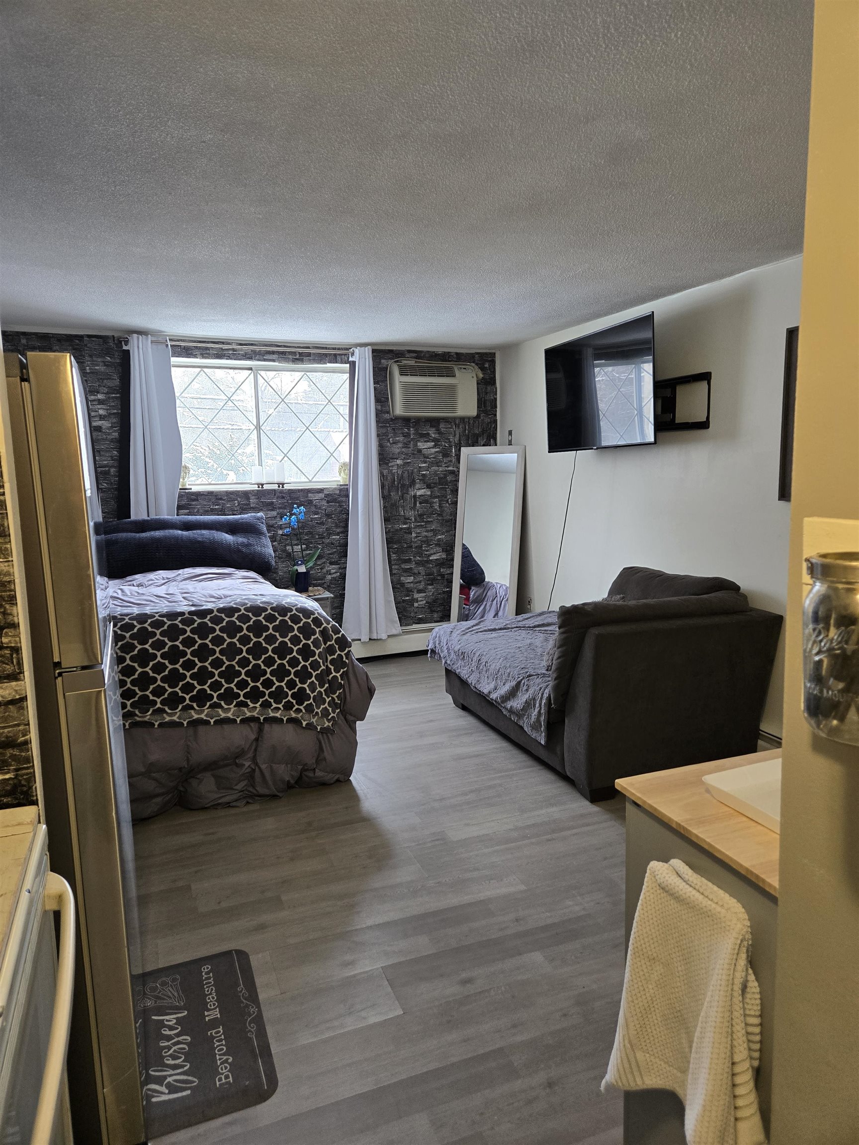 2 Silvestri Circle, Unit 6 Derry, NH 03038 - Photo 4 of 18