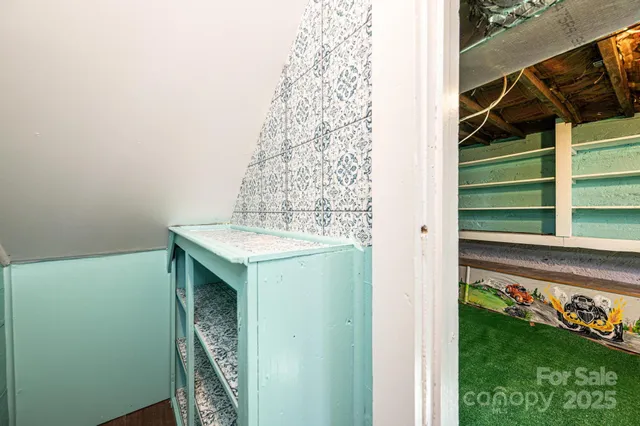 a view of an outdoor space