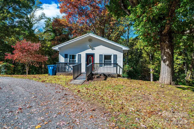$249,900 | 1530 28th Street Southwest, Hickory, NC 28602