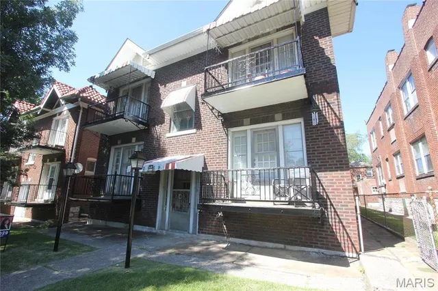 $1,075 | 3969 Potomac Street, Unit 2E, St. Louis, MO 63116